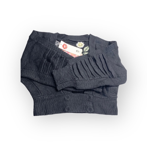 new Wildfox 𑁍 Secret Garden Embroidered Sweater 𑁍 Black + Floral Embroidery 𑁍 - Picture 9 of 16